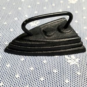 VTG Cast Iron Metal Children's Toy Sad Iron Heavy Metal Saleman's Sample
